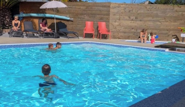 Chalet 3 étoiles - Piscine - ccbgbgd