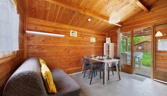 Chalet "Confort 18" with Terrace and Shared Pool