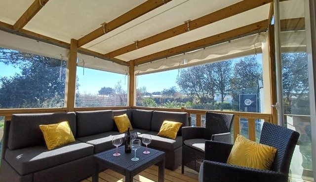 Chalet near the sea with garden and shared pool