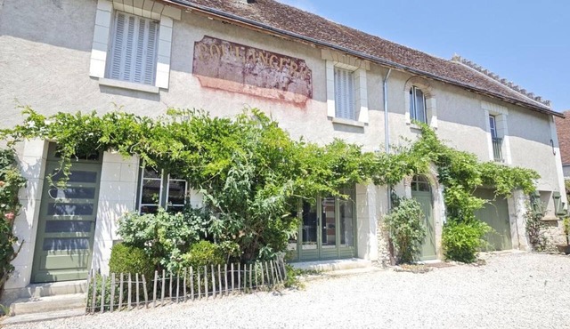 Charming house with pool and parking - 12 guests