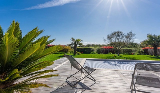 Charming 3-Bed Villa with Private Pool in Saint-Martin-de-Ré