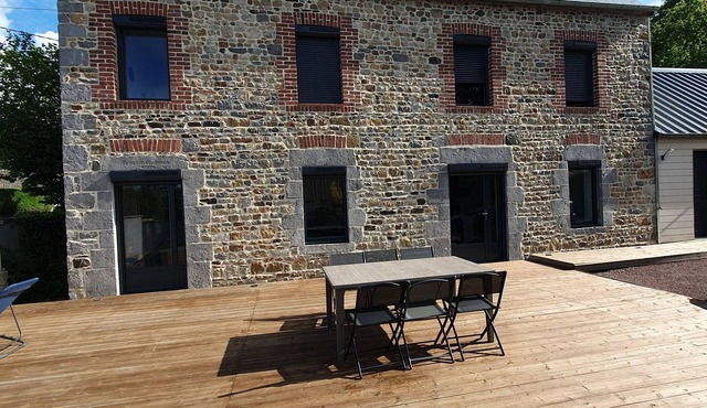 Charming Family Stone House Near the Coast – Large Garden & Pets Welcome