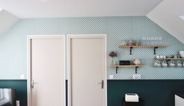 Charming 2-bedroom apartment heart of town 5km from beaches