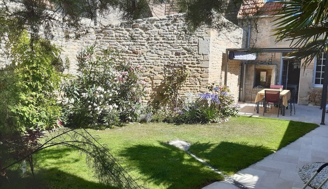 Charming house in a quiet location, 300 m from the sea
