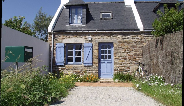Charming house with garden, pets allowed, parking, near Le Palais