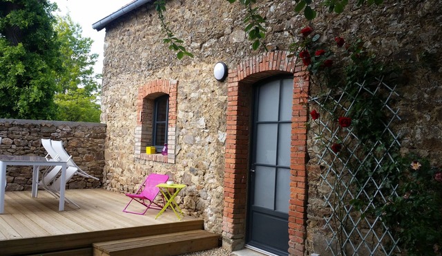 Charming little stone house - sleeps 4 - Port de St Goustan, Auray
