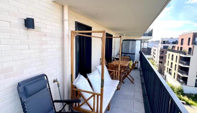 Chez Bibi - T3 Moderne avec terrasse, parking et accès rapide à Paris