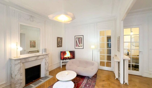 Chic Grenelle | 3 Bedroom Apartment in Paris