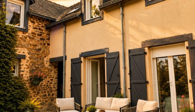 Chic stone house & quiet, tree-lined garden