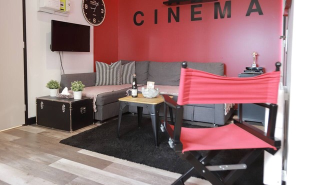 Cinema apartment with home cinema and garage