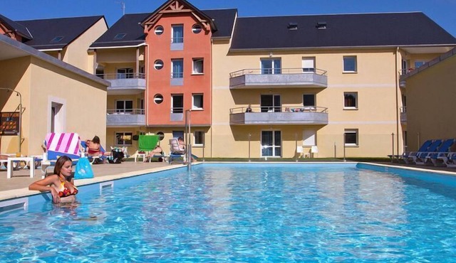 Coastal Escape for 6 in Normandy