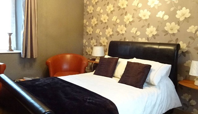 Comfortable Bed & Breakfast between Bagnoles de l'Orne and Domfront.