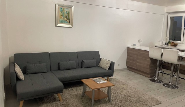 Comfortable 3-room apartment in La Défense close to transport links