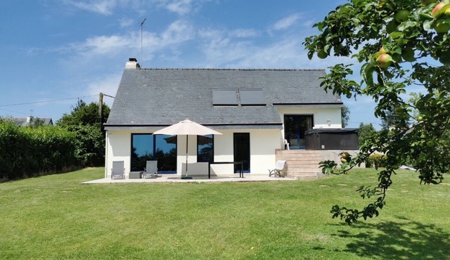 Comfortable house with SPA 200 m from the beach