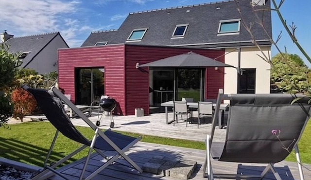 Contemporary house 10 mn walk from the beach - Near Pink Granite Coast