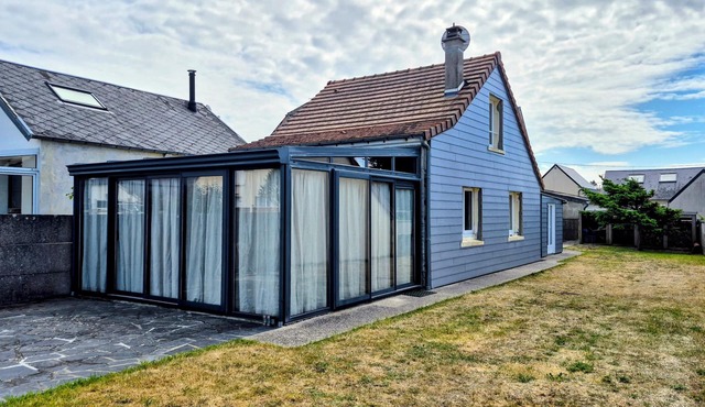 Country house 200 m from the beach, pets welcome.