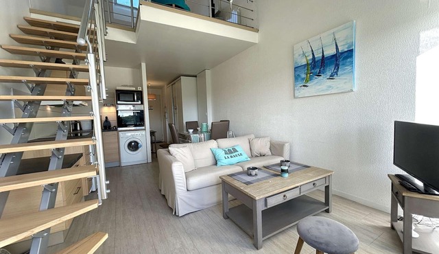 Cozy 1BR Mezzanine Apartment with Pool, Near Beach & Tennis, La Baule