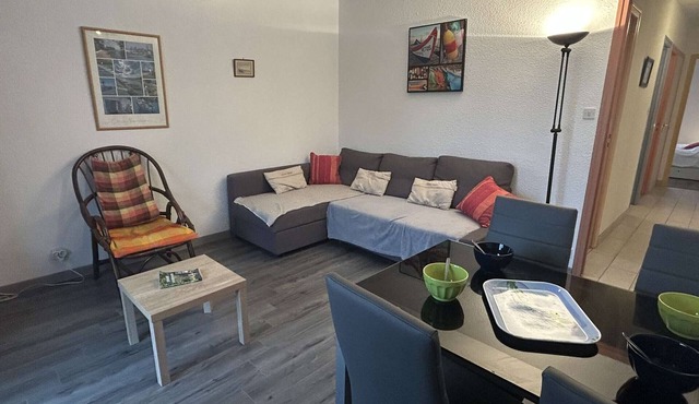 Cozy 3-Room Apartment, 5 Beds, 300m from Beach in La Guérinière