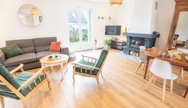Cozy House with Garden, 3 Minutes from the Beaches by Groom