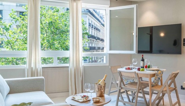 De Montescal AC Hot tub Apartment