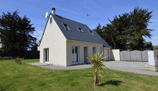 Denneville Coastal Escape with garden