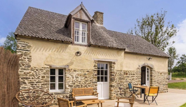 Detached house with parking - Capacity not specified