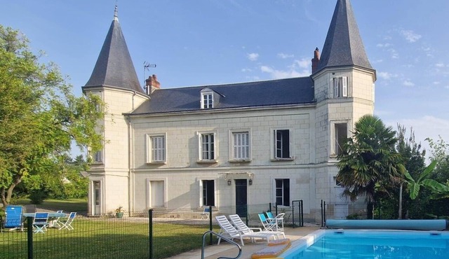 Downtown manor house for 14 people 5 bathrooms