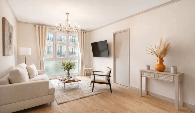 Eiffel Tower - family flat with elevator access