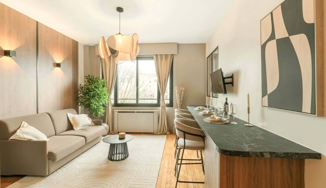 Eiffel Tower - Premium flat with balcony and lift