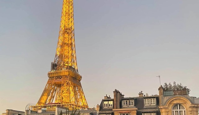 EIFFEL TOWER VIEW - Luxury Apartment
