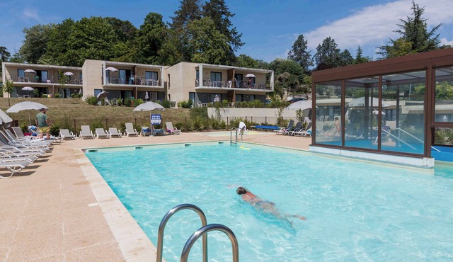 En face aux vignes de la Loire | Accès piscine
