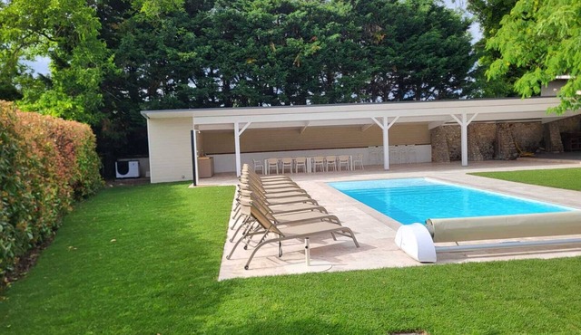 En face du parc de Loire d' Orléans,maison classée "remarquable" avec piscine