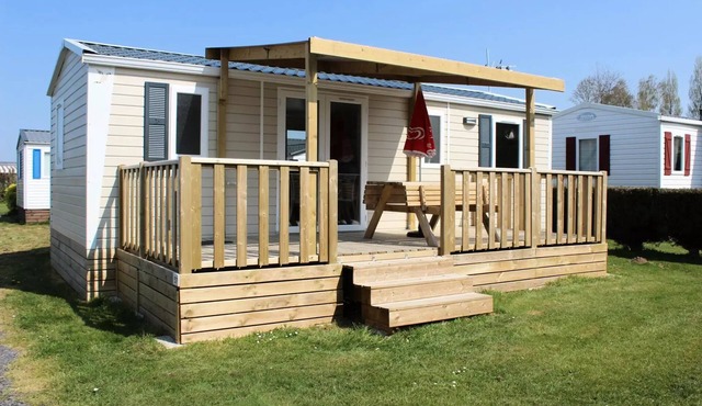 Eva 33 Mobile Home: 3 bedrooms - 33 m² + semi-covered terrace, sleeps 6