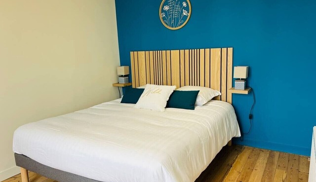 Family home between land and sea, sleeps 10