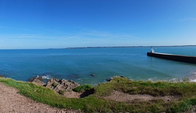 Family home 400 meters from the beach