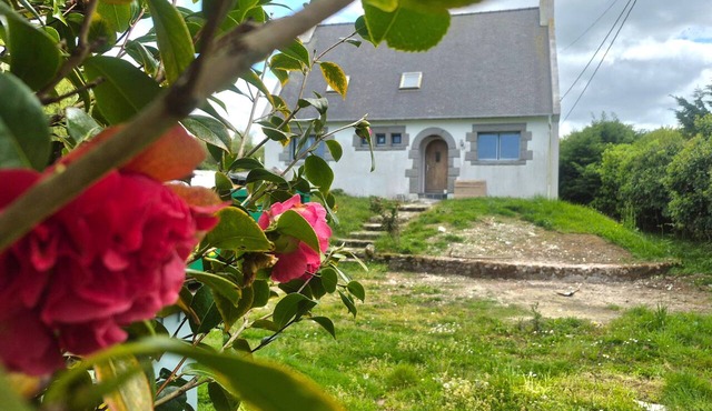 Family Home “Kernevez”: Near the Sea, Open View Upstairs, Private Terrace and Garden