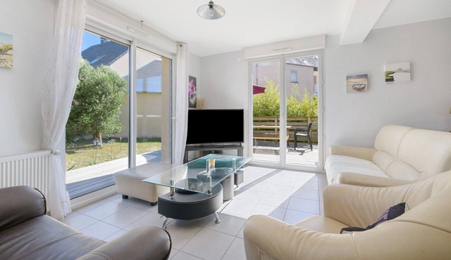 Gîte des Pluviers – Modern Villa Near the Beach in Saint-Martin-de-Bréhal