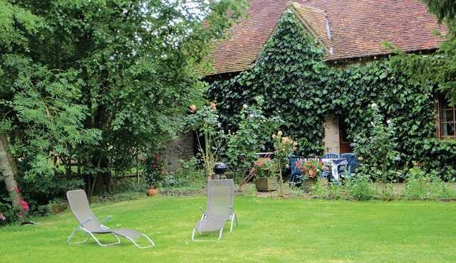Gorgeous home in Vernie with WiFi