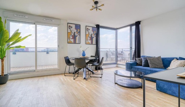 Grand appartement avec belle vue Paris