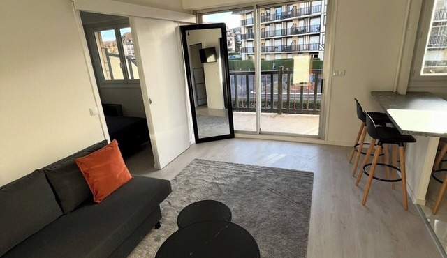 GREY Beautiful seaside apartment!