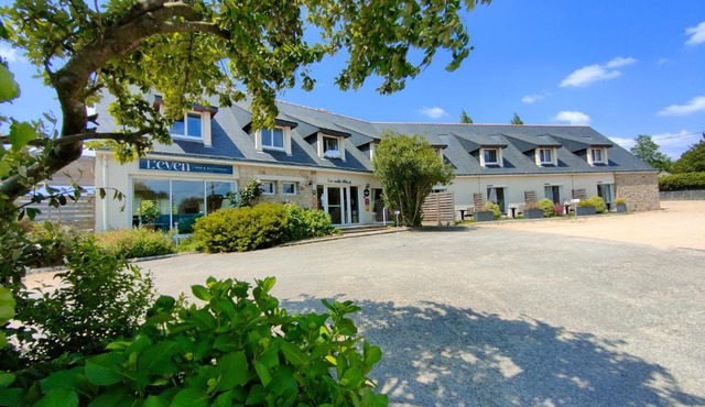 Hôtel Restaurant La Voile Bleue