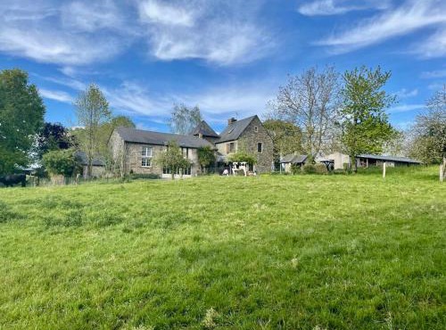 Historic Manoir de Crux with Large Garden near Mont-Saint-Michel