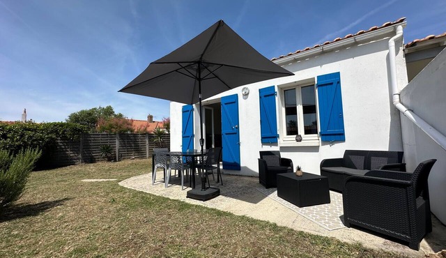 Holiday Home “L’Epine Bleue” with Private Terrace, Garden & Wi-Fi