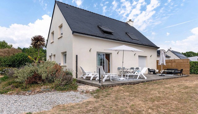 Holiday Home 'Maison Gicquel' with Private Terrace and Garden
