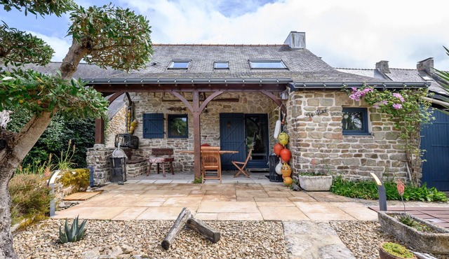 Holiday Home 'Maison Ty Bao' with Terrace and Wi-Fi
