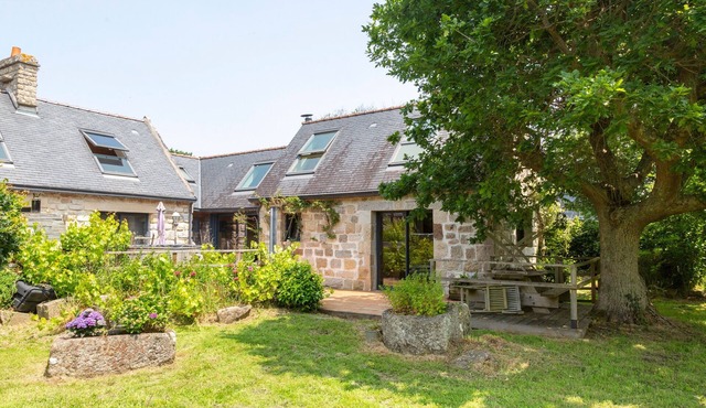Holiday Home 'Mousterlin Cottage 5pers 200m Plage' with Private Terrace, Garden and Wi-Fi