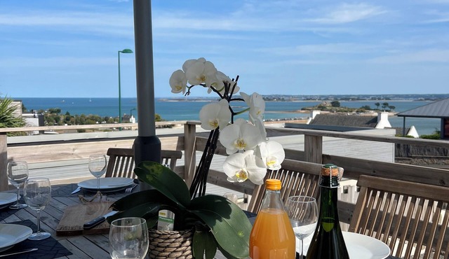 House 8 persons "exceptional view on sea and beaches".