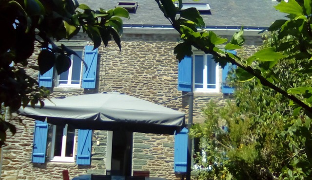 House for 11 people, with a garden, in a quiet location, near the Grands Sables beaches and shops