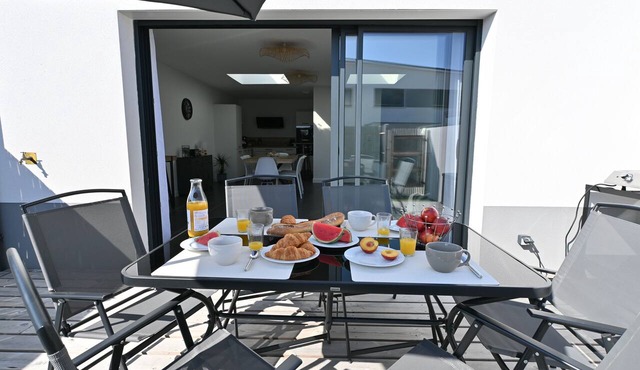 House in Pornichet – walking distance to the beach, patio, quiet and bright, Bonne Source