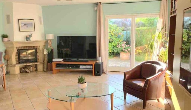 House in Voisins-le-Bretonneux Entire accommodation